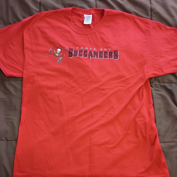 Gildan Other - Tampa Bay Buccaneers Game Giveaway Red T-shirt. Excellent Condition XL. (Publix)